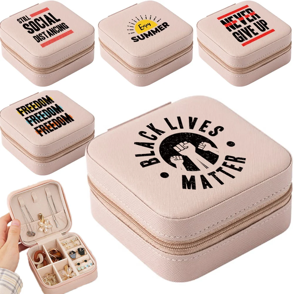 

Packaging Jewelry Box Travel Jewelry Case Word Pattern Storage Earring Necklace Jewelers Portable Jewelry Organizer Display