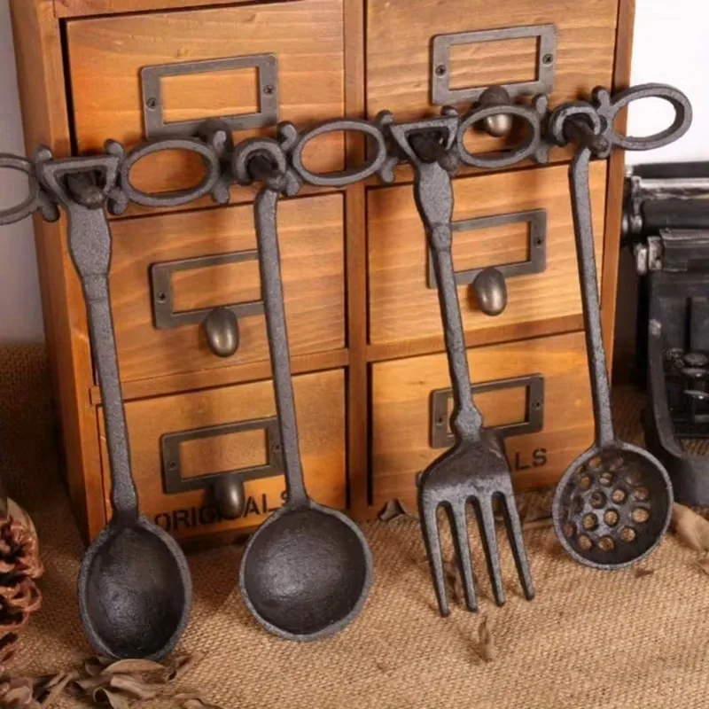 Vintage Iron Spoon and Fork Wall Decor Pendant Retro Old Cast Iron Artistic Accessories for Home Garden Wall Decorative Ornament