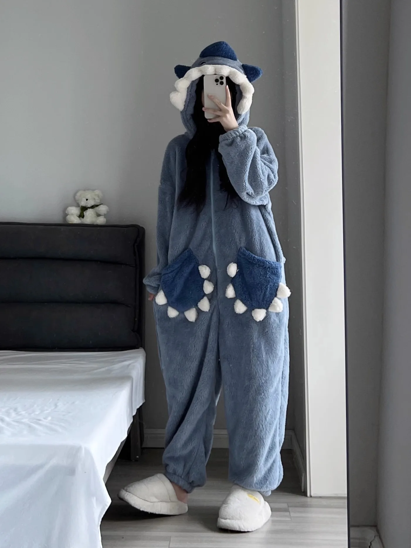 New shark hooded coral plush one piece casual pajamas for women in winter, thickened plush pajamas, all-in-one outer