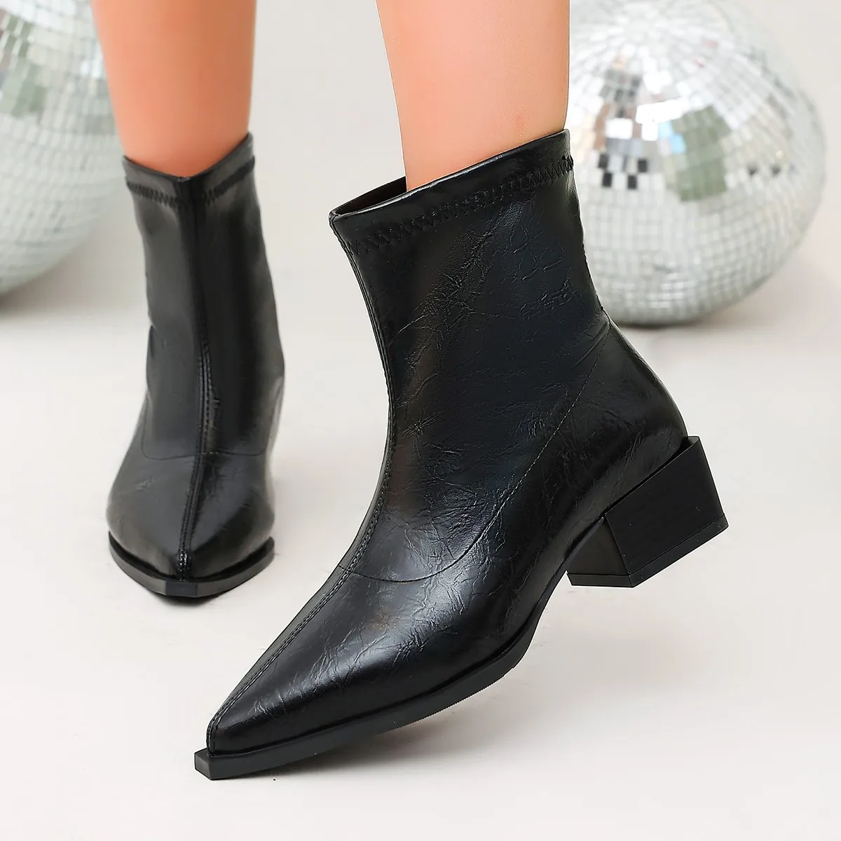 Winter Elegant Pointed Sexy Root Thick Soled Short Boots Fashionable Best Selling New Comfortable Large Size Women's Boots