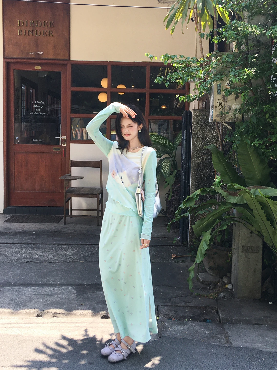 

Комплект Gula Liangpin: оригинальная футболка с длинным рукавом и цветочным принтом, юбка-полусолнце, женский, красивый, уникальный, в корейском стиле, прямого кроя, летний