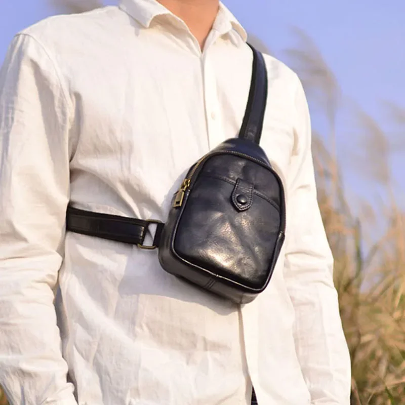 The Latest Men's Leather Chest Bag Large Capacity Casual Men's Messenger Bag Classic Leather Chest Bag