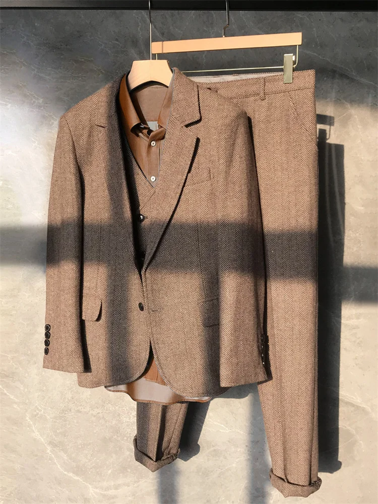 

Мужские костюмы в британском стиле ретро, комплект из 3 предметов, куртка, брюки, жилет, шерстяной твид с узором «елочка», элегантный полный пиджак, мужской костюм большого размера