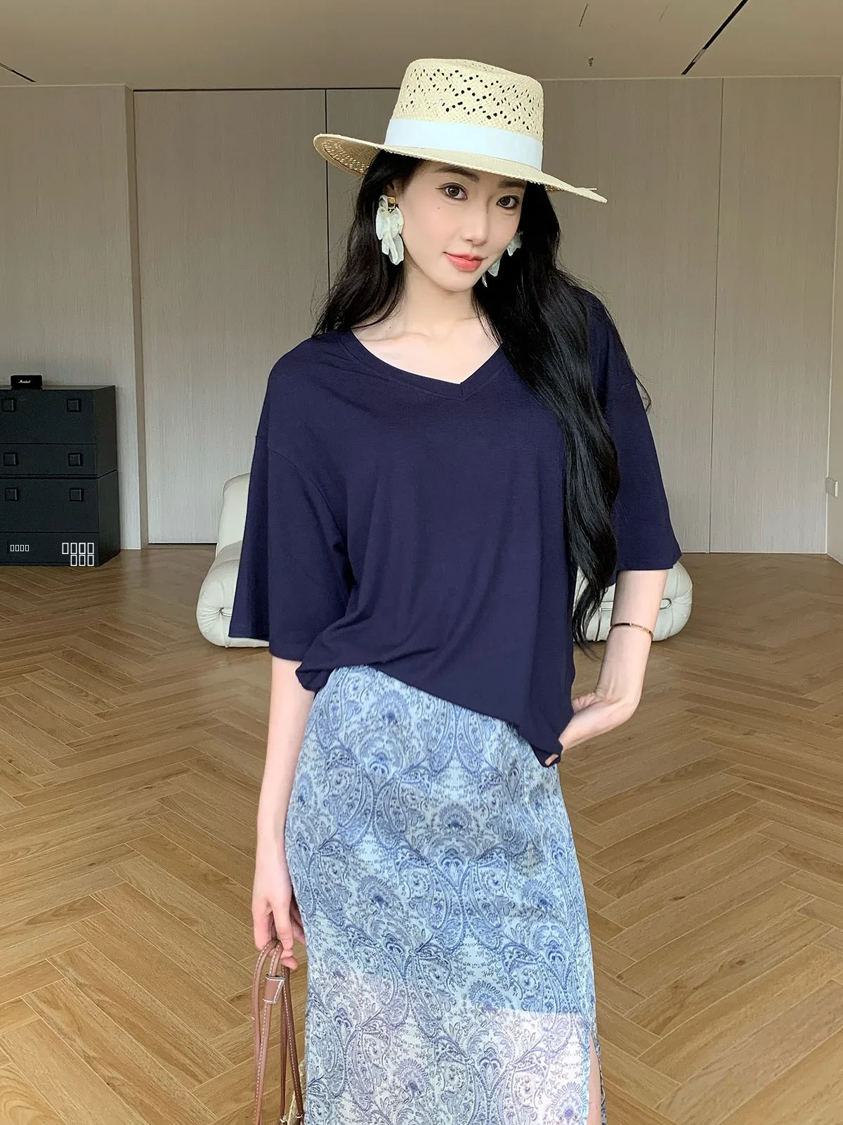 

Faionable Loose ort Sve T-irt Women's Asymmetrical Hem Pure Color Casual Comfortable round Ne Top for Summer