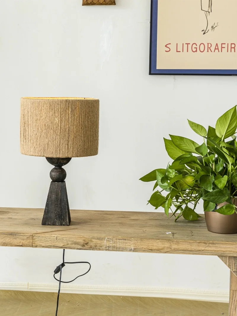 Elegante Beleuchtung, antiker Retro-Vintage-Stil, Massivholzsockel, Tischstrohlampe für moderne Kunst, Nachttischbeleuchtung, Schreibtischlampe