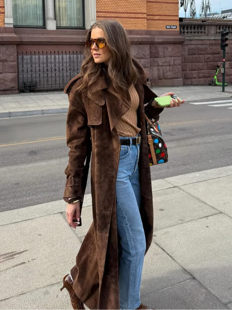 

Brown long coat for ladies, elegant collar, single row button fastening, loose fit, must-have for women's daily wear in autumn