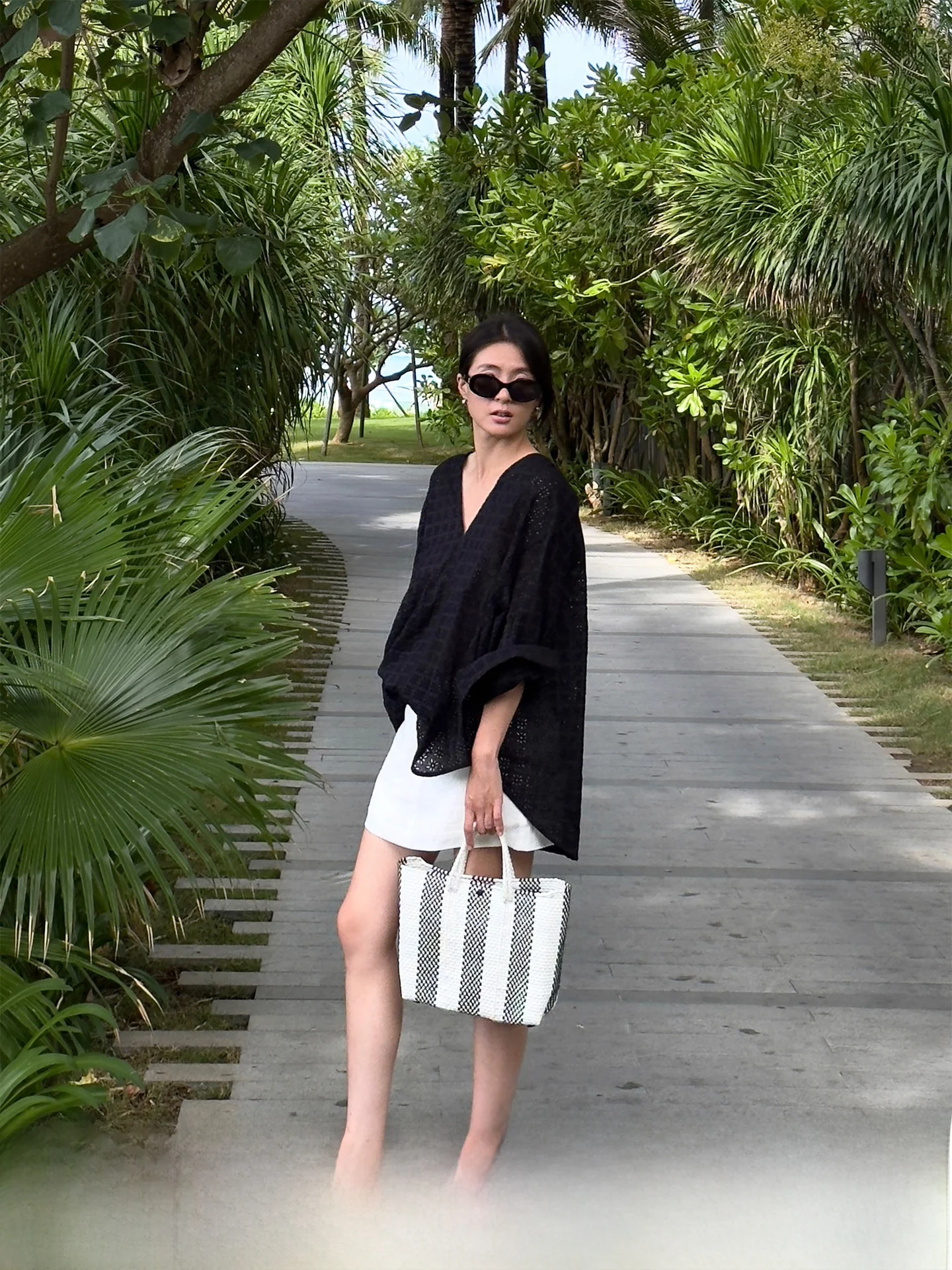 

SOTHEA Summer Relaxing Cotton Embroidered V-Ne Long Sve irt Loose Fit Breathable Casual Sle Women's Premium Top