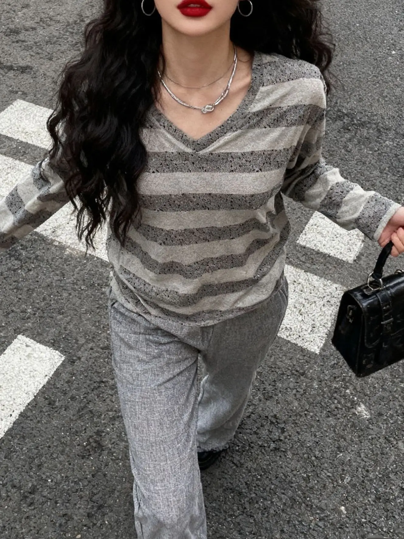 

Модный легкий полосатый топ с защитой от солнца и свободные повседневные брюки, комплект из двух предметов, весенне-летняя женская одежда