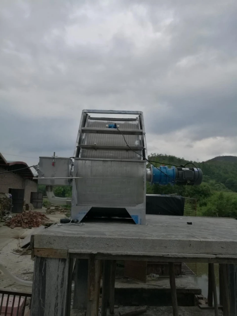 Farm pig manure solid-liquid separator manure processor