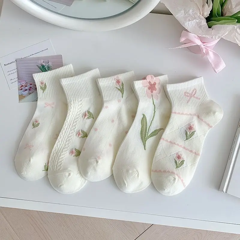 

Women Summer Thin White Socks Cute Low Cut Casual Student Socks