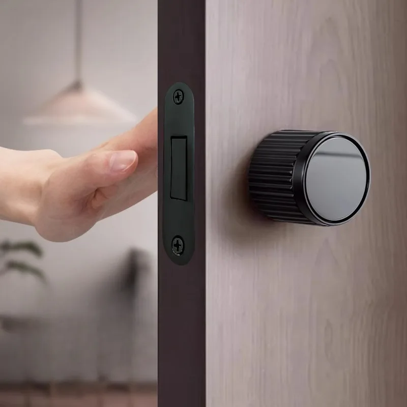 

Complete Set of Universal Wooden Door Locks for Bedrooms, Silent Interior, Magnetic Suction Bathroom, Minimalist One Letter Lock