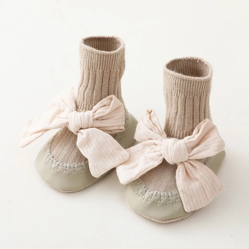 Chaussettes d\'intérieur antidérapantes pour enfants, avec nœud papillon, chaussures de marche pour bébés, pour hommes et femmes