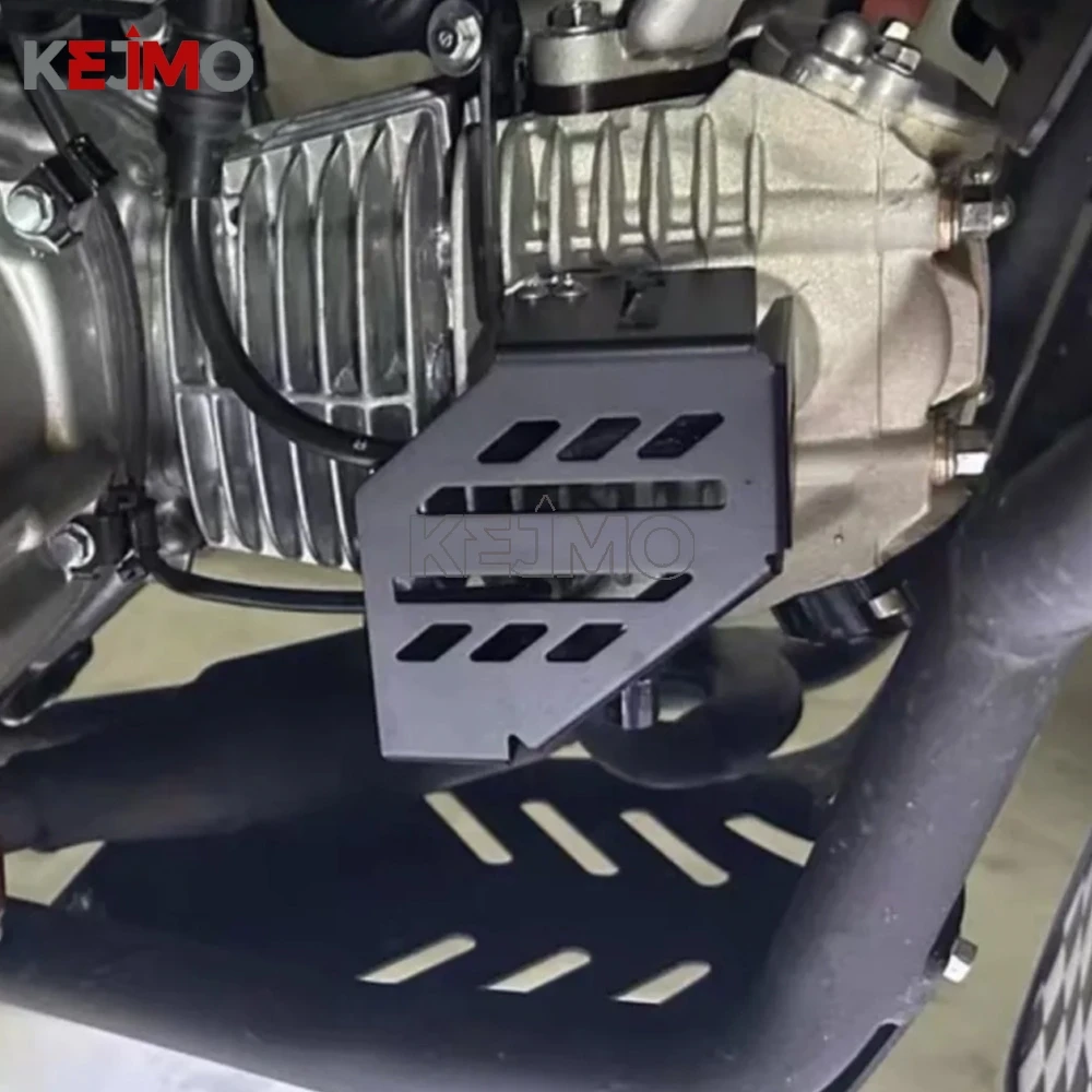 2026 FOR Honda CROSS CC110 CC 110 CUB 110 2018 - 2025 2024 2023 Motorcycle Accessories Chrome Spark Plug Guard Protection Cover
