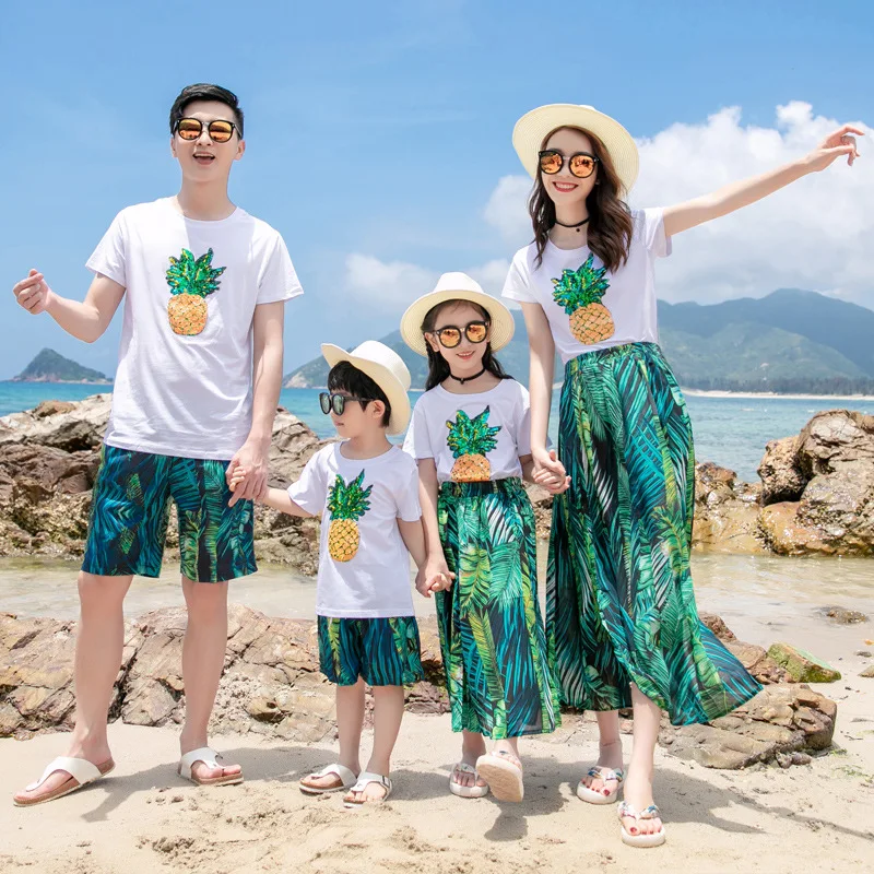 Vacation Look Family Matching Sets Holiday Daughter and Mom T Shirs Skirts Two Piece Suit Son and Dad Tops Shorts 2 Piece Outfit