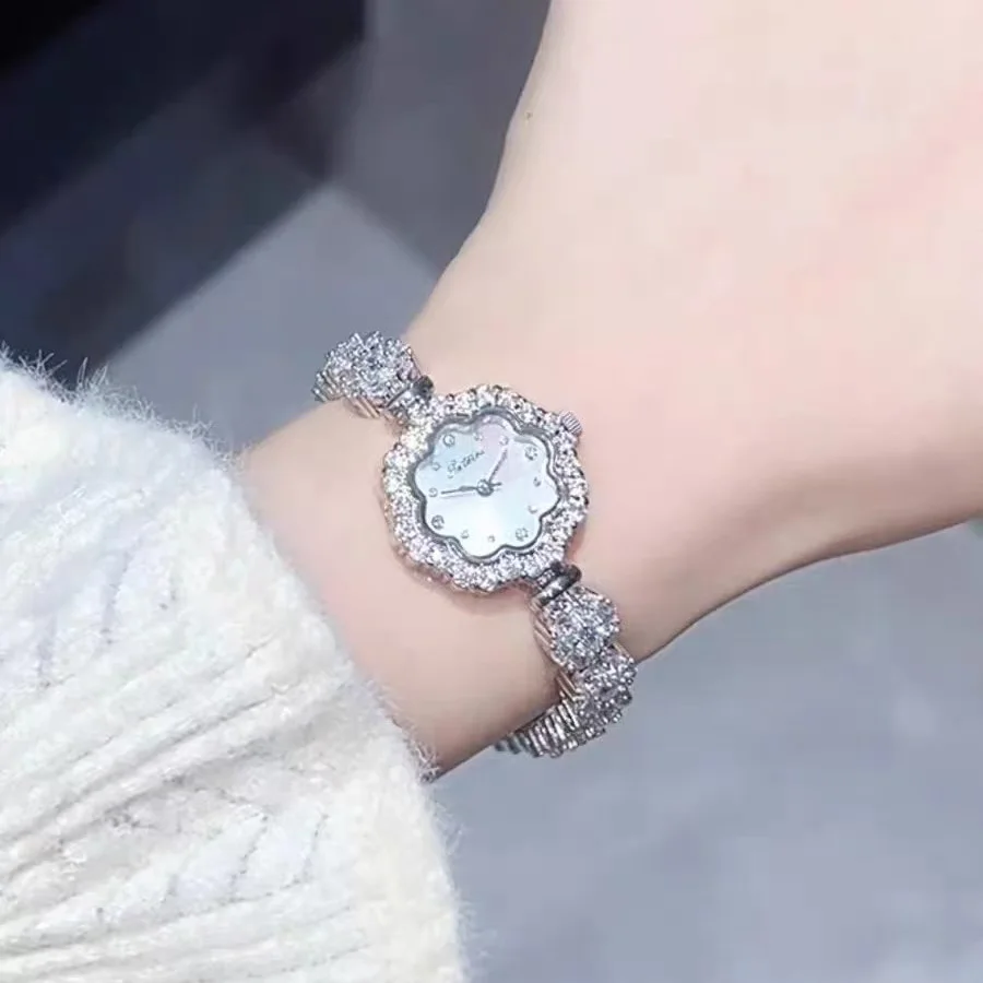 Royal Crown-reloj de cuarzo japonés para mujer, pulsera fina a la moda, joyería con carcasa de banda, diamantes de imitación de lujo, regalo de