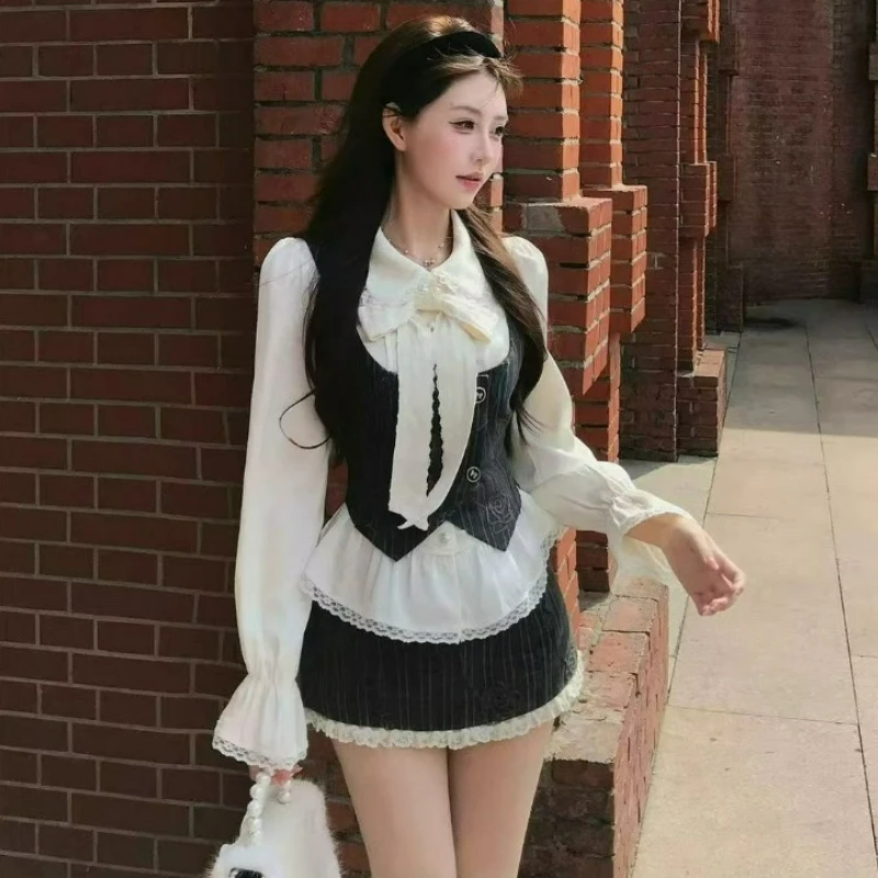 

Винтажный комплект в стиле сладкой Лолиты из 3 предметов: женские японские кружевные блузки с бантом, полосатый жилет, мини-юбки с высокой талией в стиле Кавайи, наряды в стиле Харадзюку Y2K