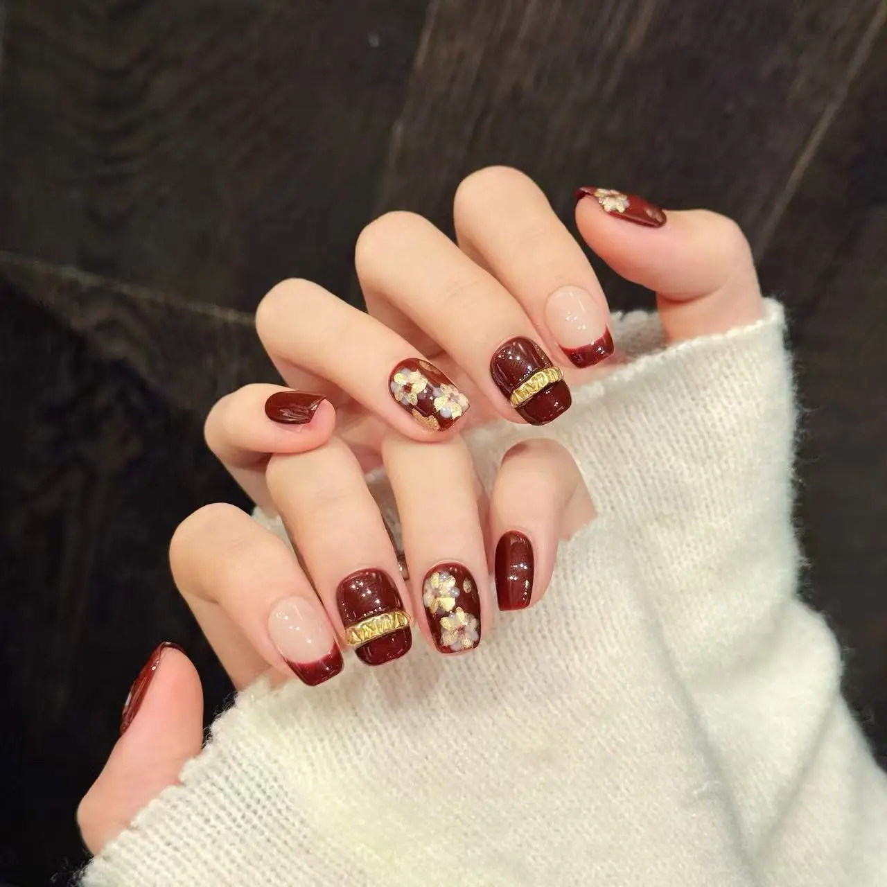 10pcs Autumn Winter Handmade Fake Nail Retro Wine-red Short Square French Style False Nail Colorful Painted Flower Press On Nail