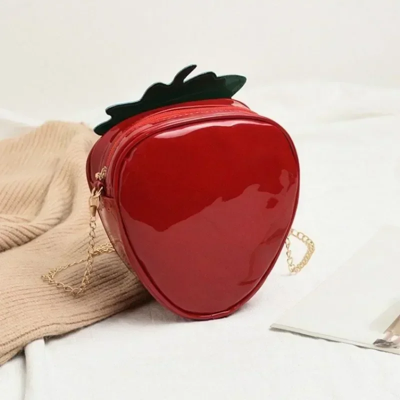 Strawberry Design Chain Crossbody Bag Mini Cartoon Girl Novelty Phone PurseHolder Bags Fashion Pu Leather Red Shoulder Bag