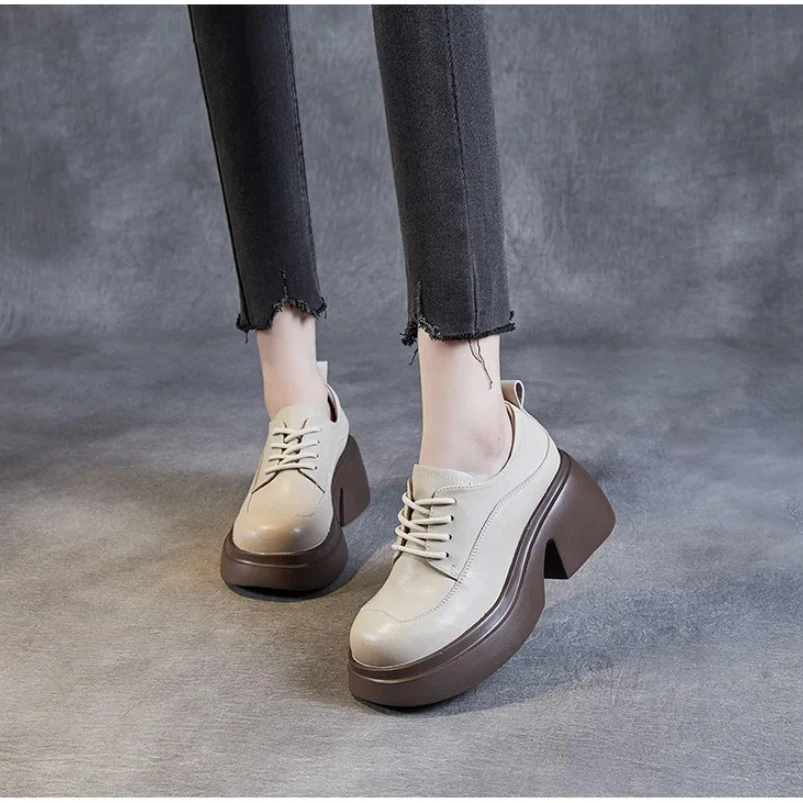 

2025 женская новая женская обувь из натуральной кожи на платформе, кружевные туфли на высоком каблуке в британском стиле с круглым носком