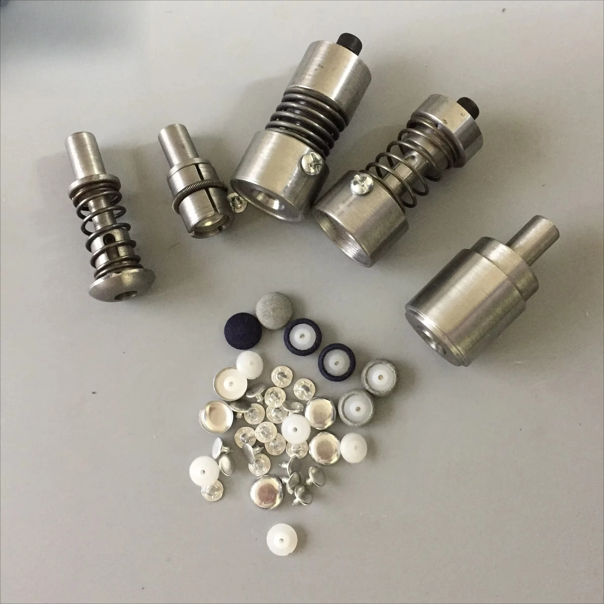

High Quality New Style Metal Button & Buckles