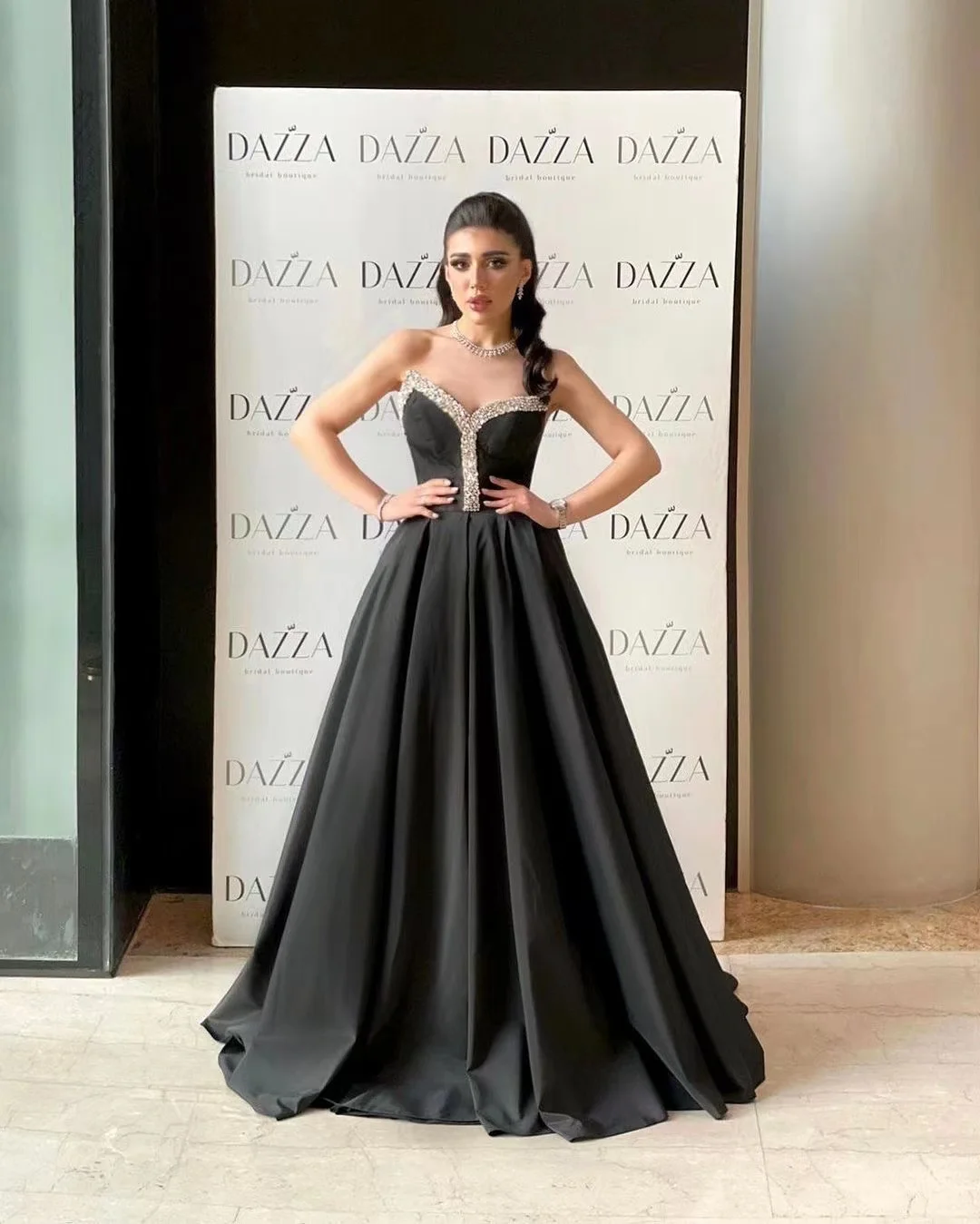 

Merida Rhinestone Prom Dresses Strapless A-Line Black Sleeveless Satin Floor-Length Elegant Party Dresses For Women 2023