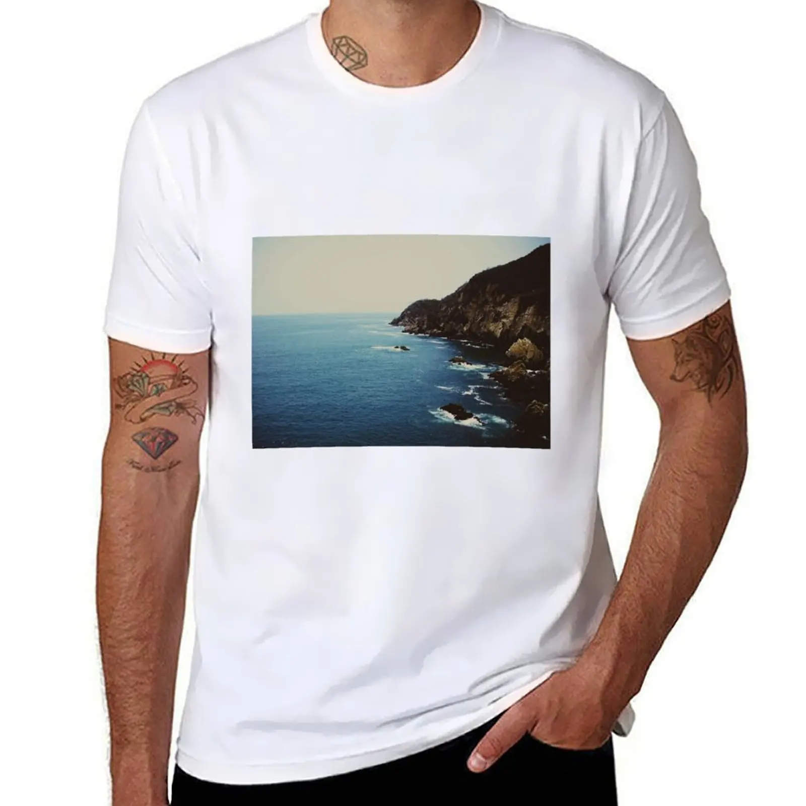 

La Quebrada T-Shirt graphic t shirts for man man t shirt summer T-Shirt