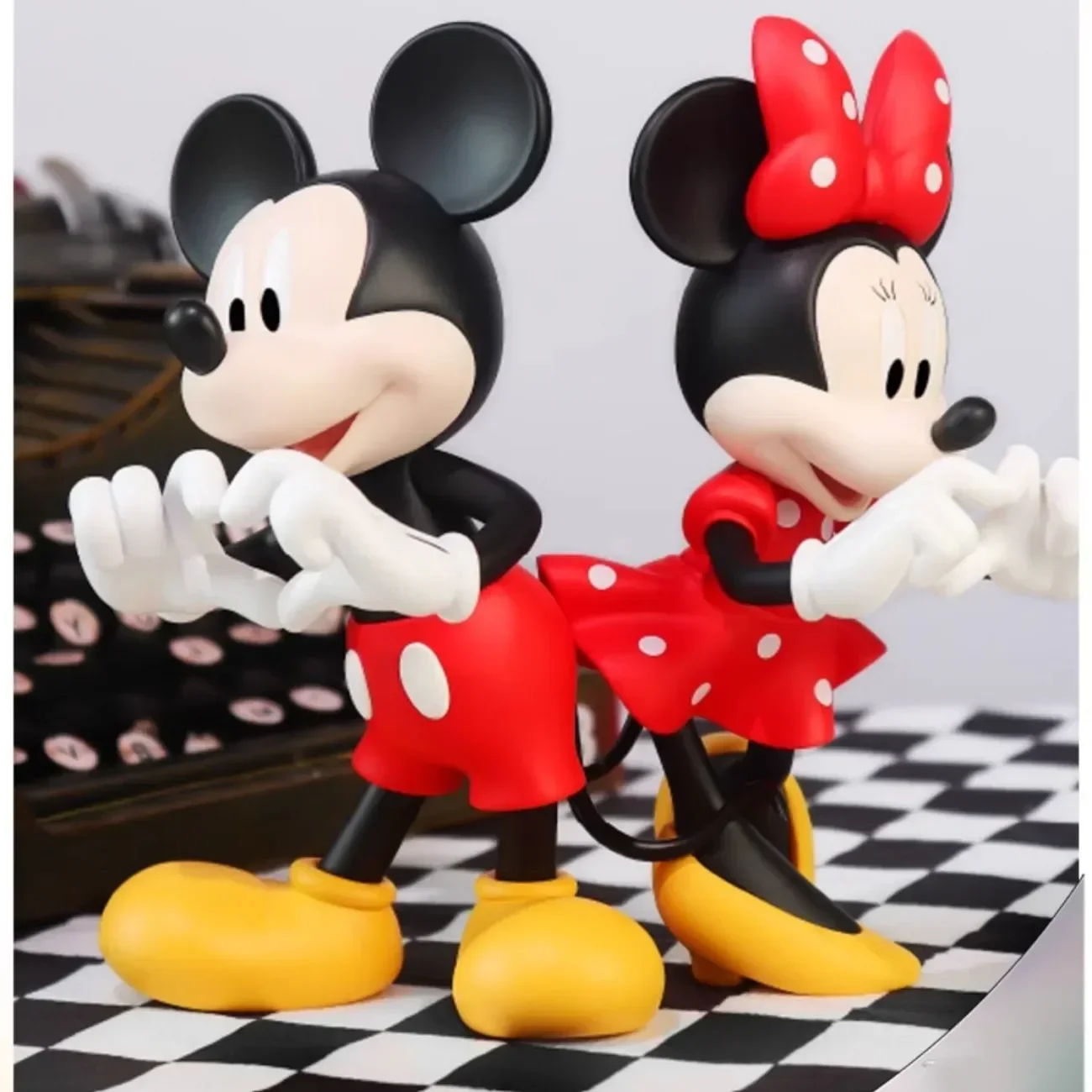 15cm Disney Mickey Mouse Statues Cartoon Mickey Minnie Figues Handmade Desktop Decor Collection Toy Couple Mickey Doll Kids Gift