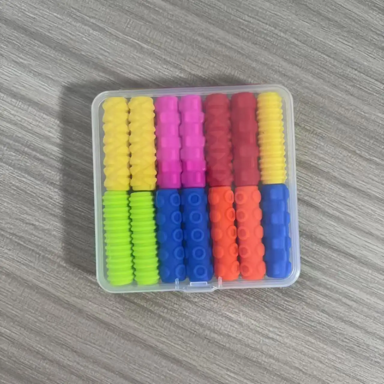 4/14/24Pcs 감각 Fidget 장난감 어린이 실리콘 감각 펜 케이스 연필 스트레스 릴리프 그립 어린이 성인 촉각 장난감