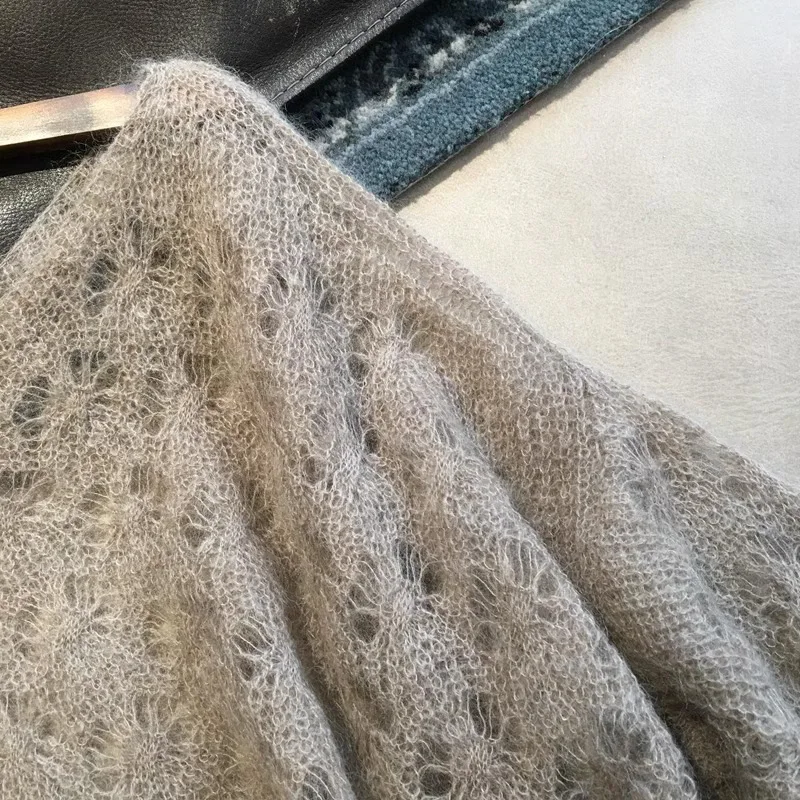 جديد الخريف جوفاء متماسكة البلوز موضة خمر فضفاضة طويلة الأكمام مائل الرقبة المرأة رداء علوي من الصوف لينة تريكو البلوزات