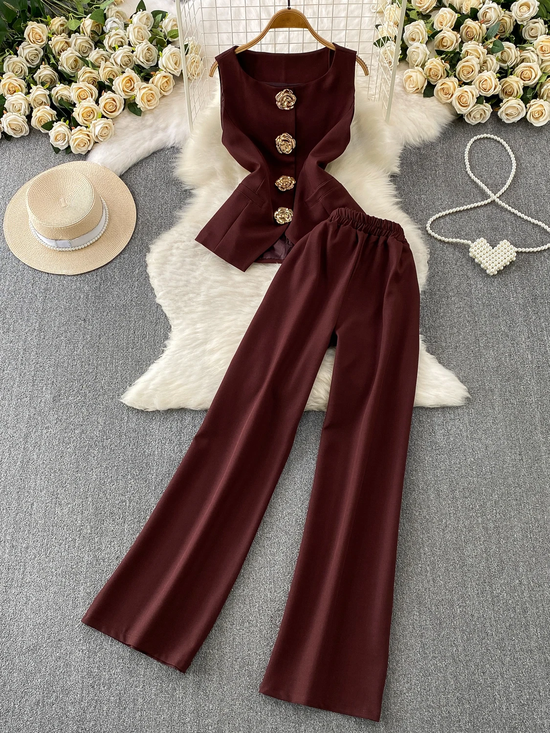 

Stylish Unique Beautiful Lightweight Luxury Metal Flower Buckle Vest Jacket High Waist Slimming Suit Pants Two-Piece Set