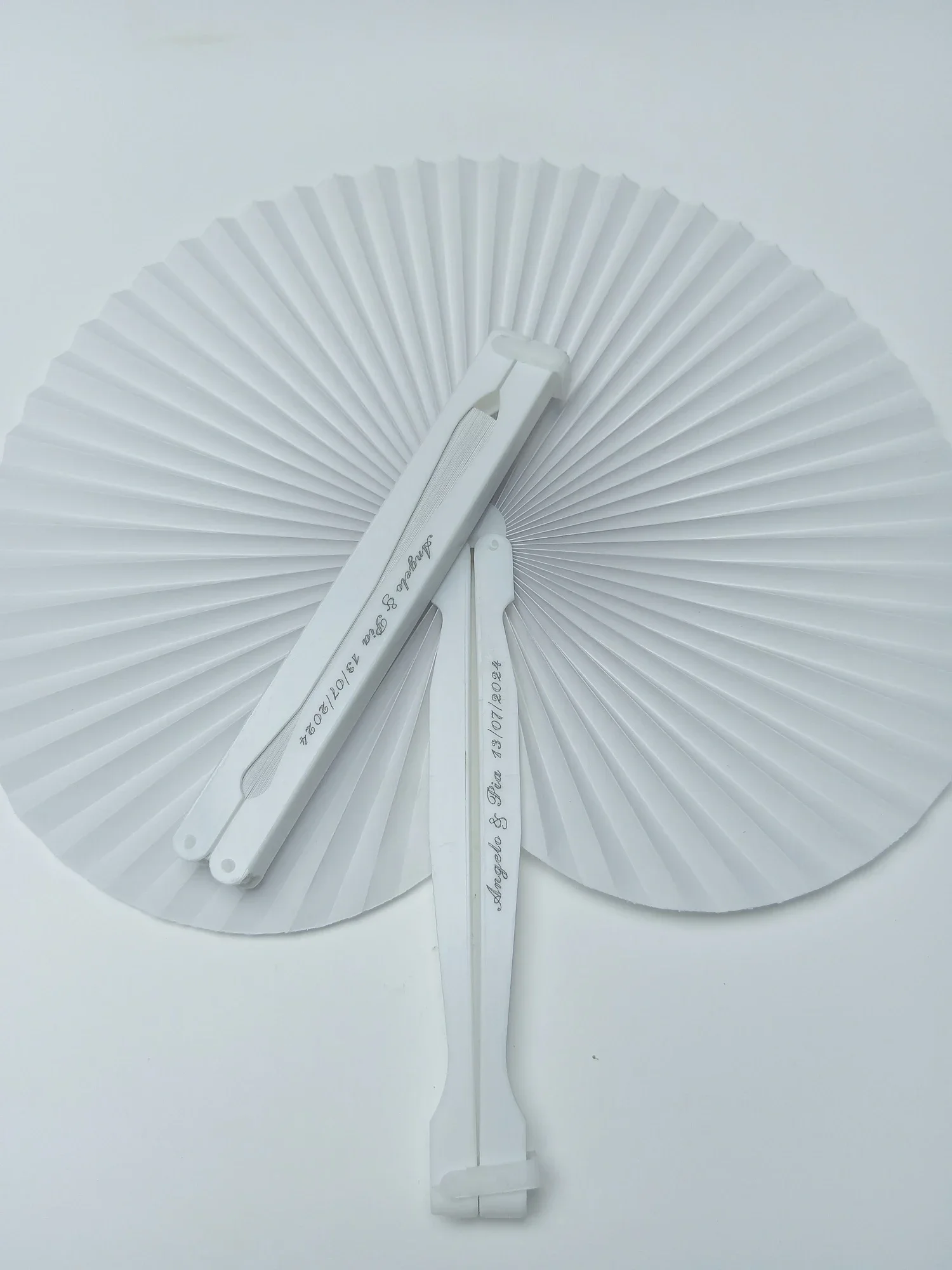 White Plastic and Paper Circular Fan, Customized, Wedding Party, Baptism Gift,12 PCs/30 PCs/120pcs