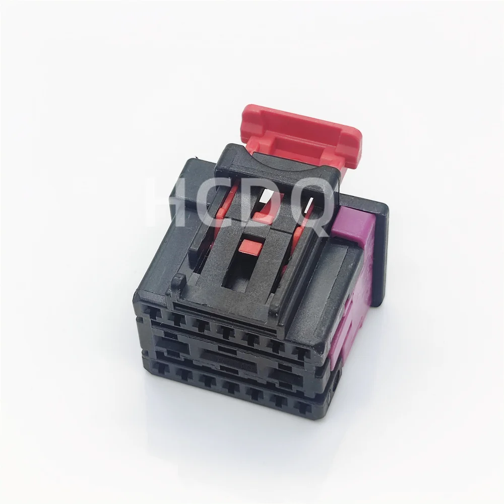 

The original 8K0 972 483 17PIN Female automobile connector plug shell and connector are supplied from stock