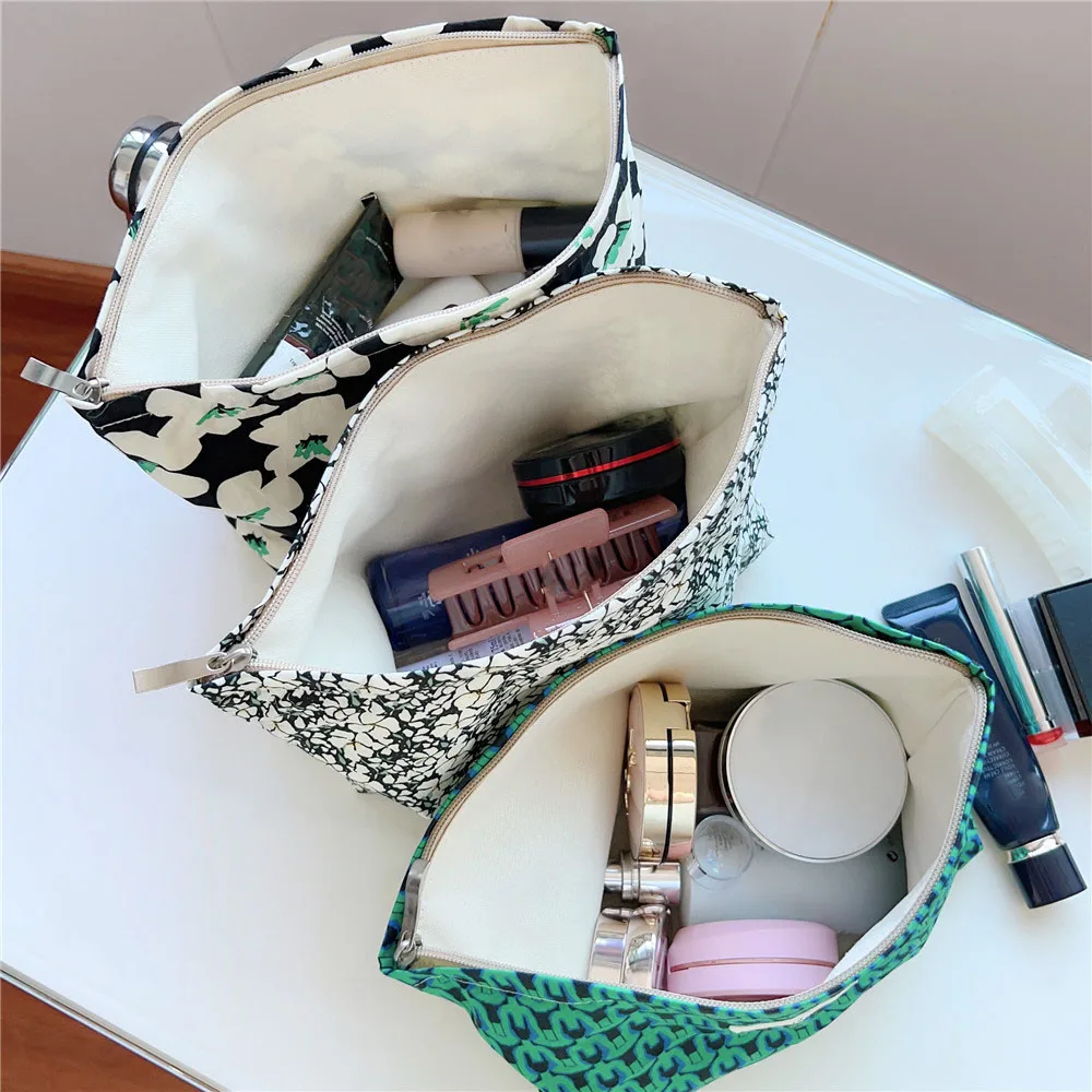 Fashion Retro Flowers Print Cosmetic Bag Canvas Washing Bag Large Capacity Women Travel Cosmetic Pouch Make Up Storage Bags