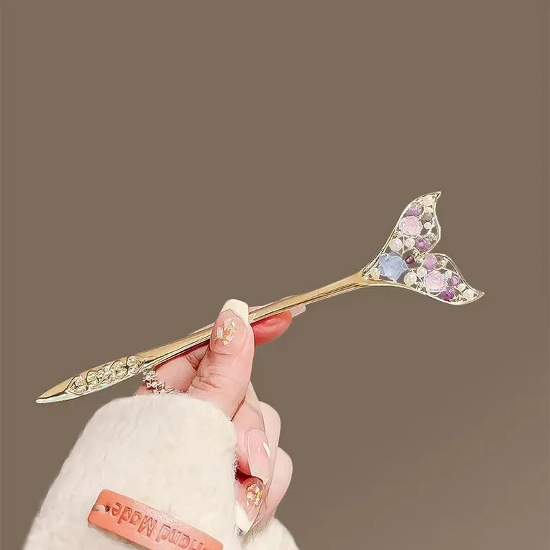 

Новая женская заколка «рыбий хвост» в китайском стиле со стеклянным цветком, высококачественная заколка и аксессуар для волос, заколка для волос на затылке