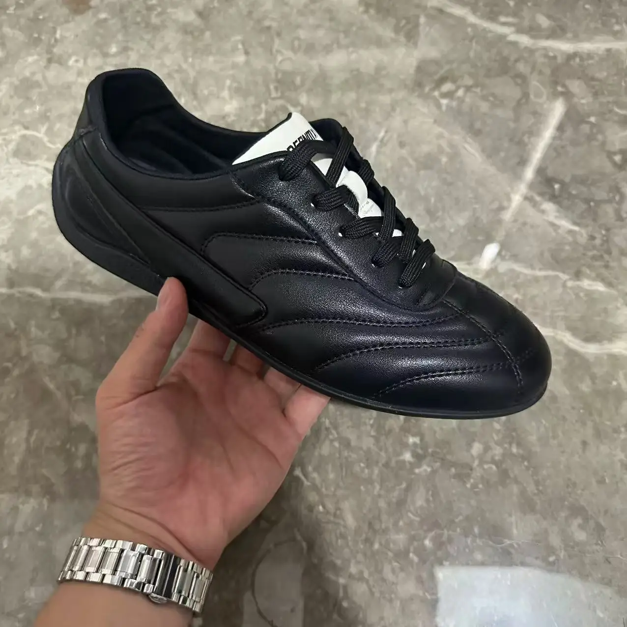 

2025 Winter New Bestseller Casual Outdoor Anti-Slip Walking Shoes High Traction Walking Shoes Casual Walking Shoes Very Good