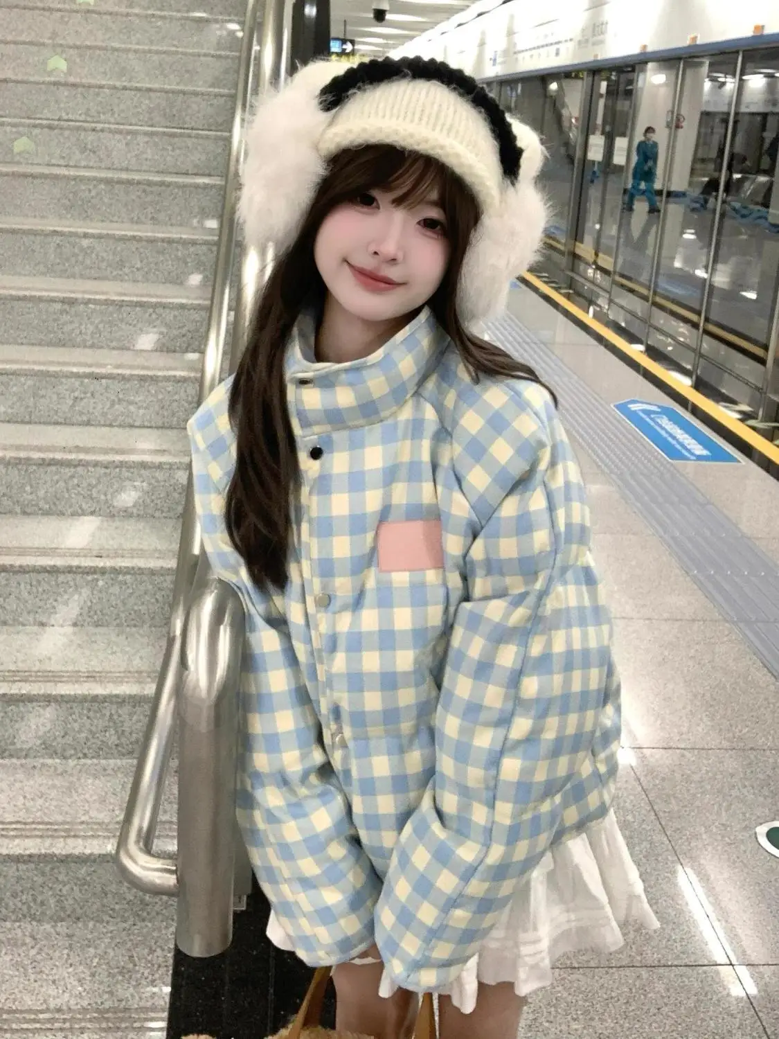 

Новая теплая женская зимняя куртка-пуховик в клетку из хлопка, корейский стиль, свободный крой, длинный рукав