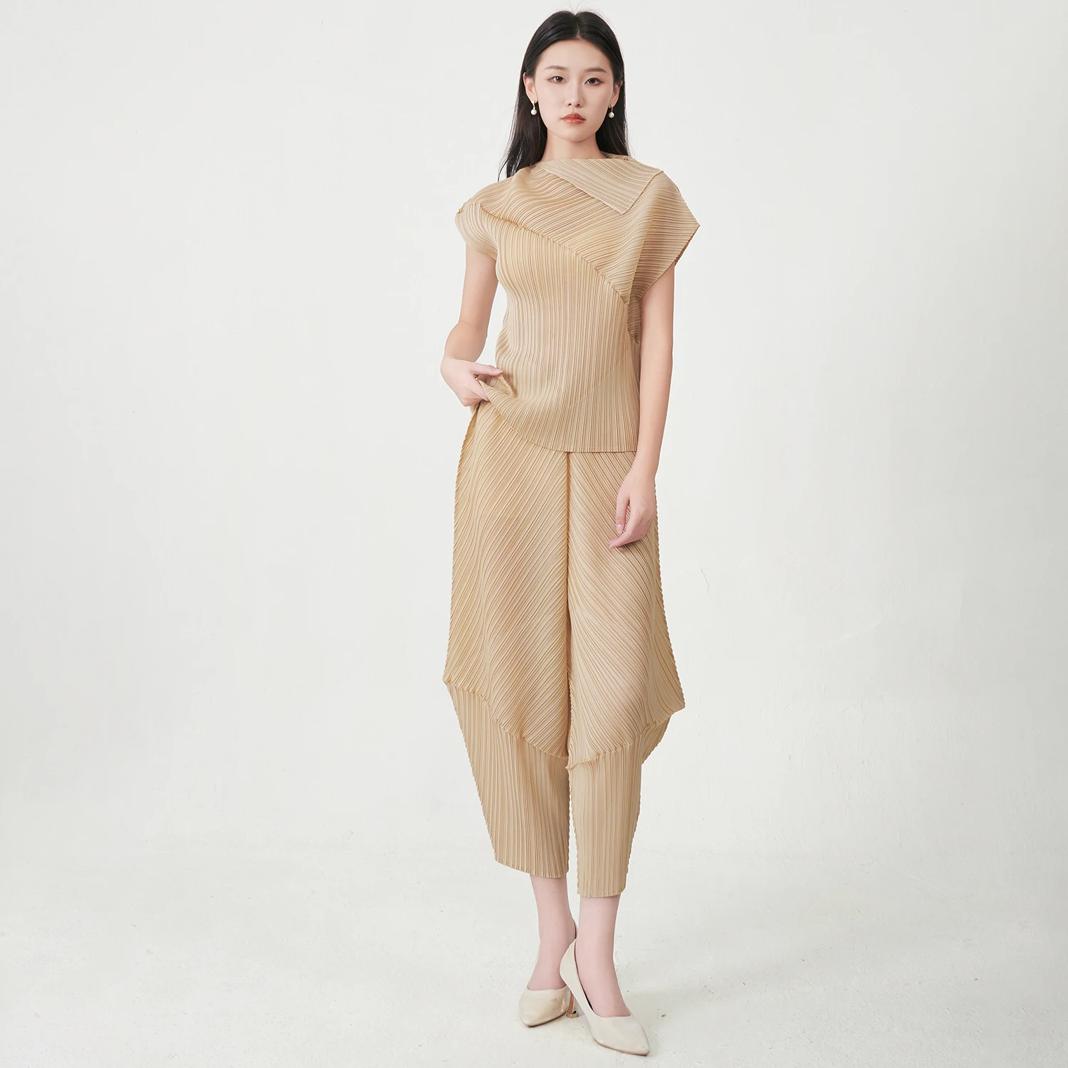 

Miyake Fashion Suit Women's Irregular T-shirt Top and Harem Pants Casual Two-piece Set Factory