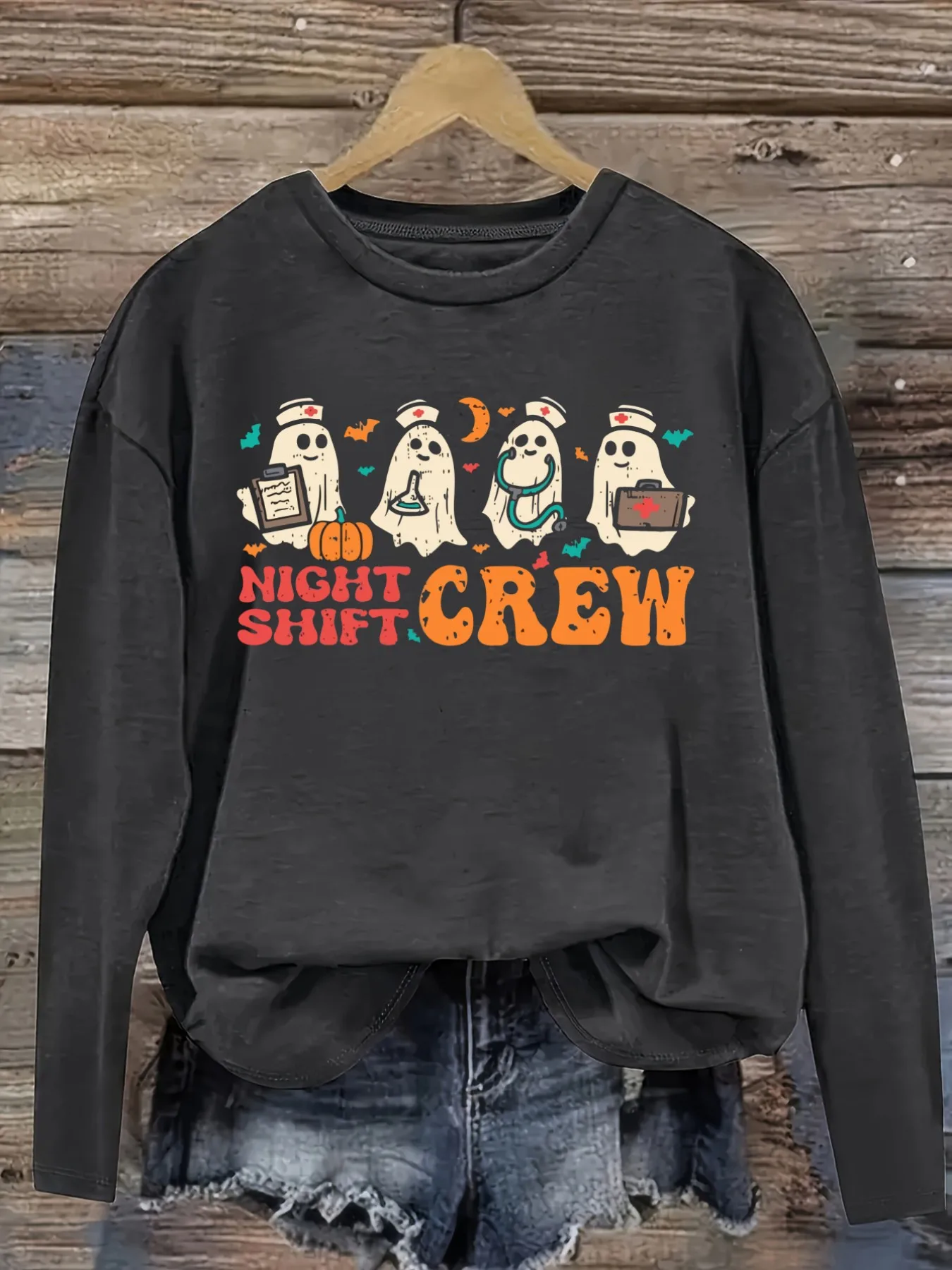 Women's Casual Long Sleeve Crew Neck T-Shirt Night Shift Crew Halloween Print Design, Round Neck Women's Clothing, Machine Washable, Slightly Elastic, Loose Fit, Spring Autumn Winter Women's T-Shirt, Halloween Costume Outfit