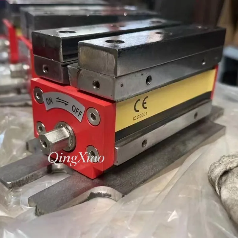 Fotografia 4: Dispositivo de Sucção Magnética Industrial de 600kg para Manuseio de Chapas de Aço em Oficinas Metálicas