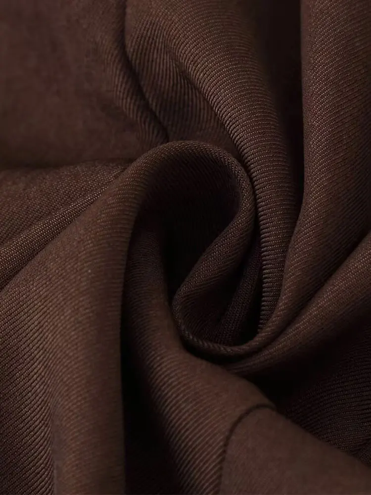 Sukienki damskie 2025 Metal Decoration Dress Nowe marszczone sukienki bez rękawów dla kobiet Jednolita sukienka z ukośnym kołnierzem Krótka elegancka sukienka na przyjęcie