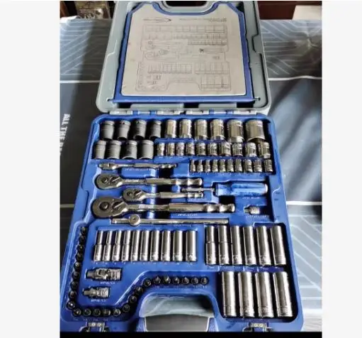 Used New 100 Piece Metric Tool Set 1/4, 3/8 and 1/2 inch Series