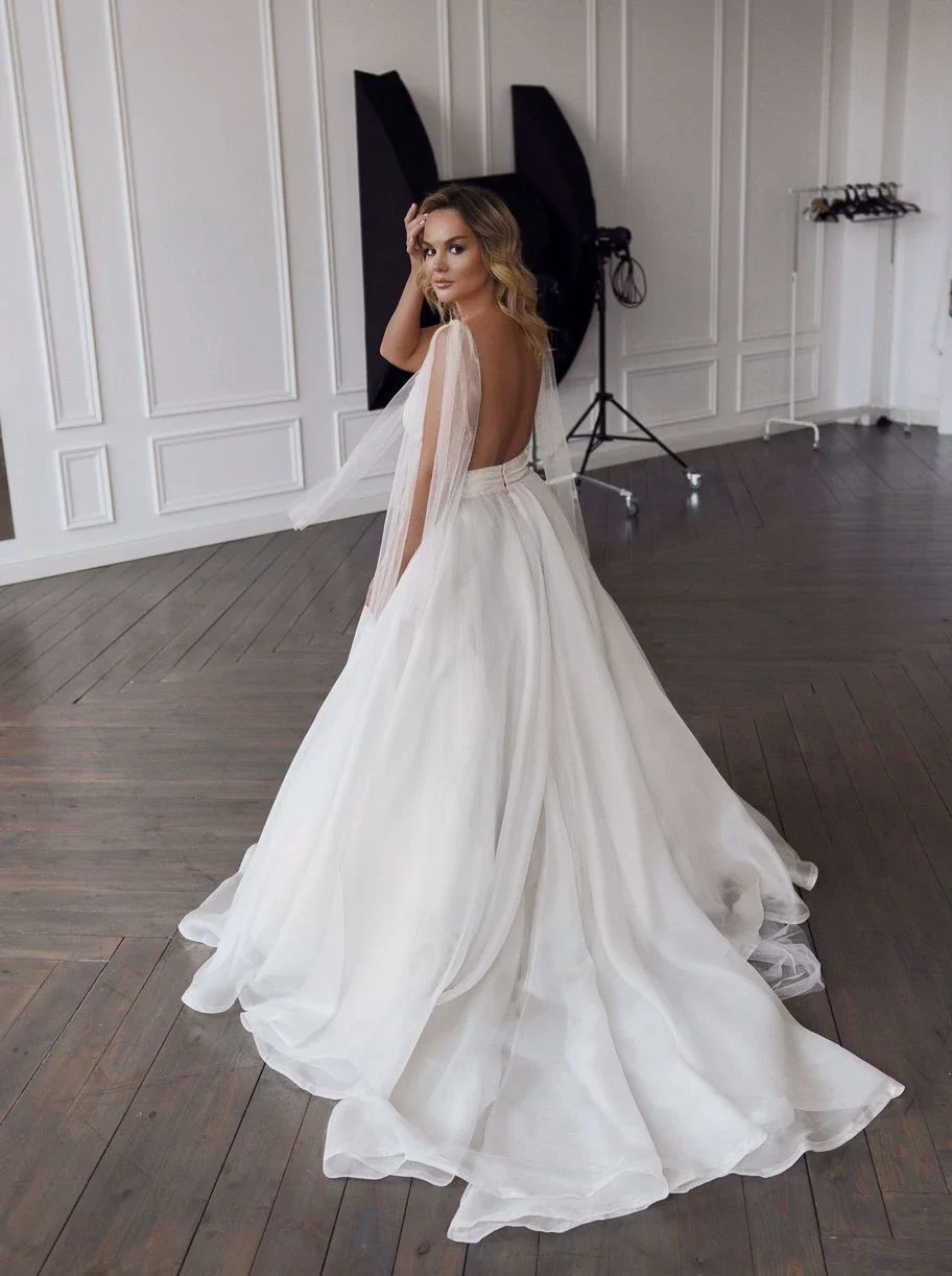 Custom Made Sexy Backless Beach Wedding Dresses V-Neck Pleats A-Line Plus Size Wedding Gowns Princess Bride Dress