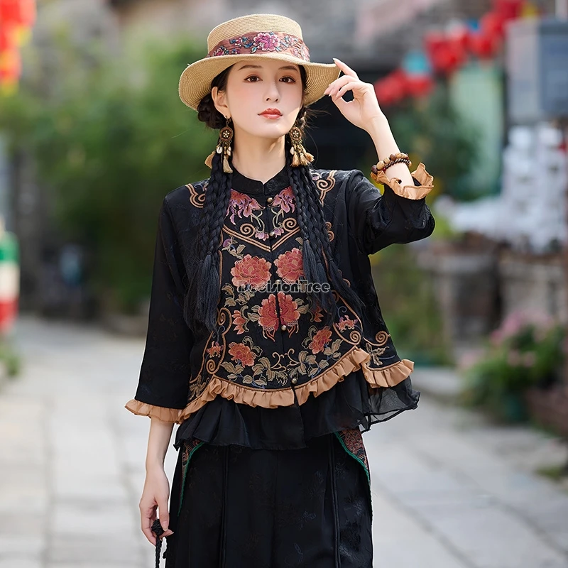 

2025 шт., атласная короткая куртка с вышивкой в китайском ретро-этническом стиле, воротник-стойка, половина рукава, лоскутный дизайн, костюм Тан, блузка t001