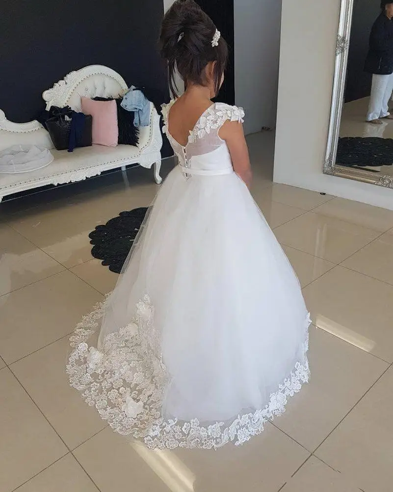 

White Tulle First Communion Gowns with Lace Appliques Todder Pageant Gown Sleeveless Sweep Customized Flower Girl Dress Backless