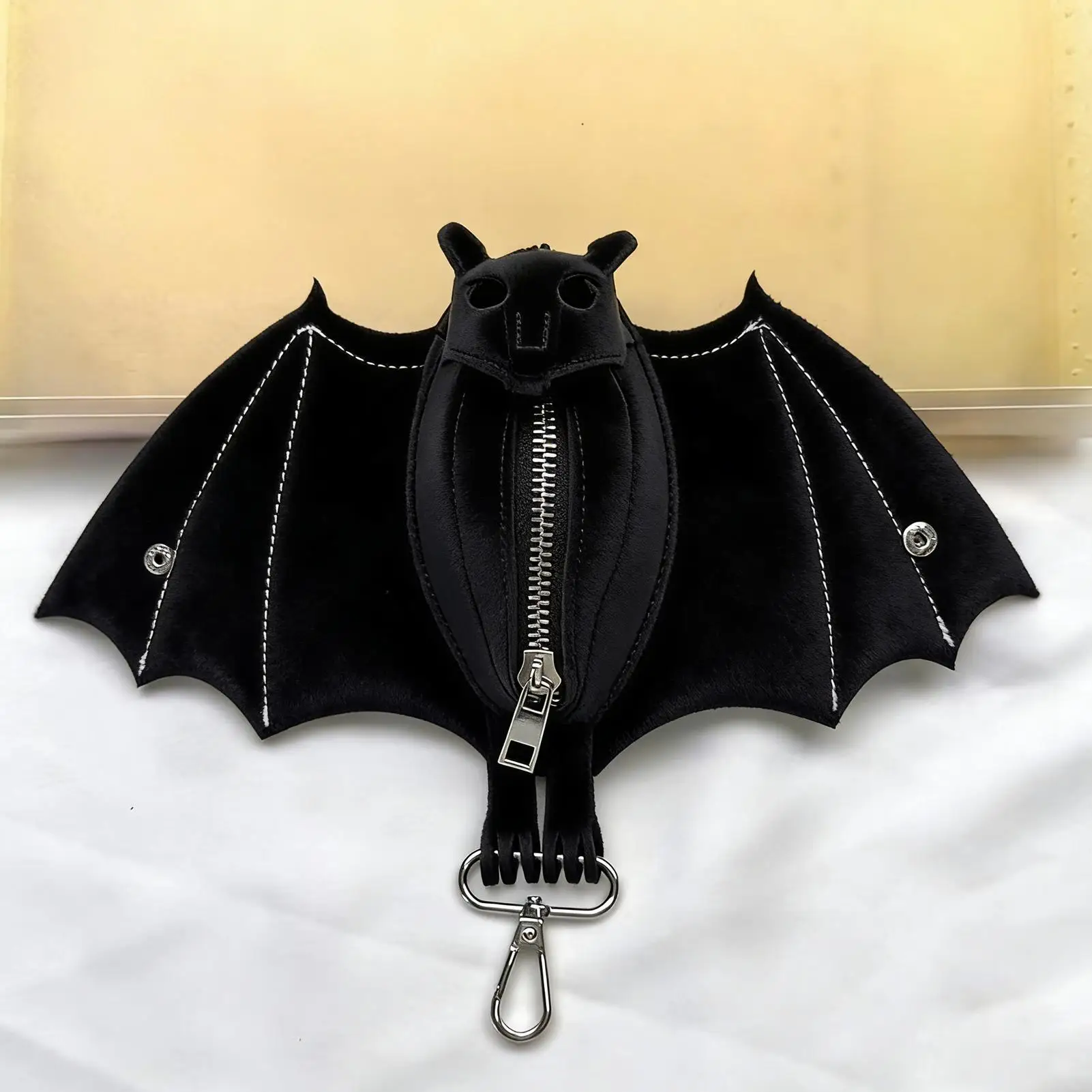 Coin Purse PU Leather Bat Gothic Bag Keychain Change Purse with Foldable Wings for Shopping Travel Work School Events Outdoor
