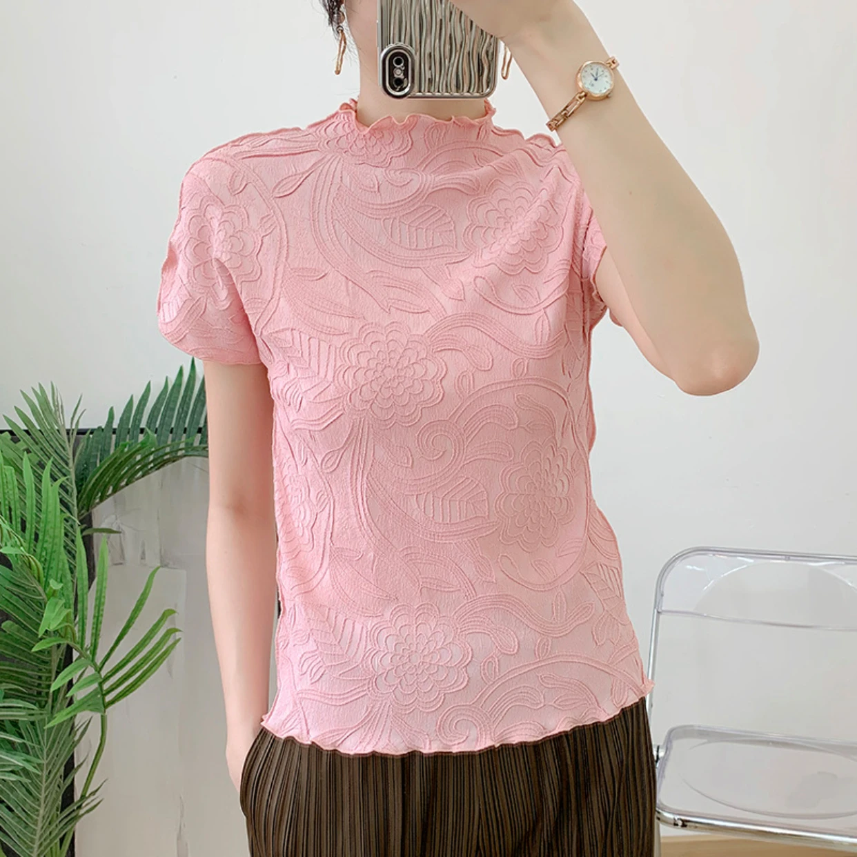 

YUDX Miyake Pleated Embroidered Short-sleeved T-shirt Slim Thin Pleated Small Shirt 2023 Summer New Fashion Women's Hundred Tops