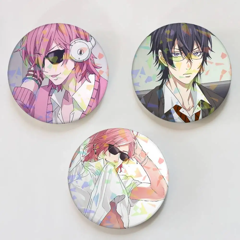 Manga Y-Yarichin Bitch Club insignia láser redonda broche ropa mochila accesorios solapa decoración regalo