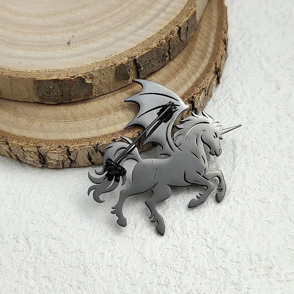

2026 new winged unicorn stainless steel brooch, high quality metal waterproof and non-fading, men's suit lapel pin gold