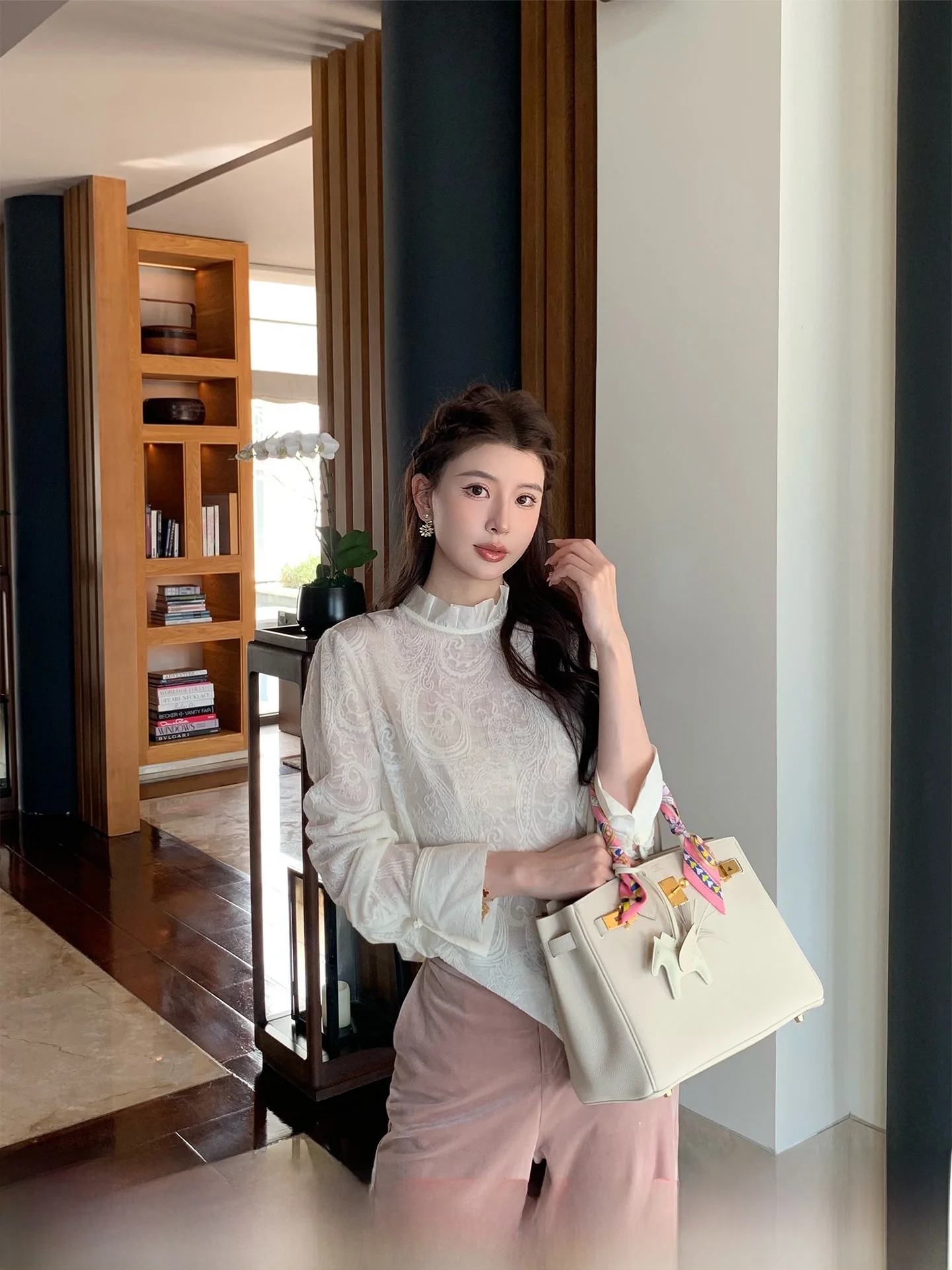 

Женская блузка Kun【Shan Qing】с длинным рукавом, кружевом и шерстяной вышивкой, бежевая, весенний дизайн, повседневный стиль, стандартная длина