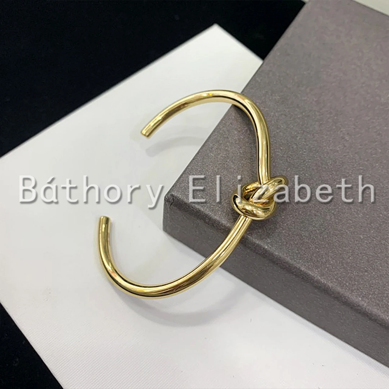 

Báthory Elizabeth Fashion Designer Opening Brass Plated 18K Gold Silver Couple Bracelet For WomenTop Quality Birthday Party Gift